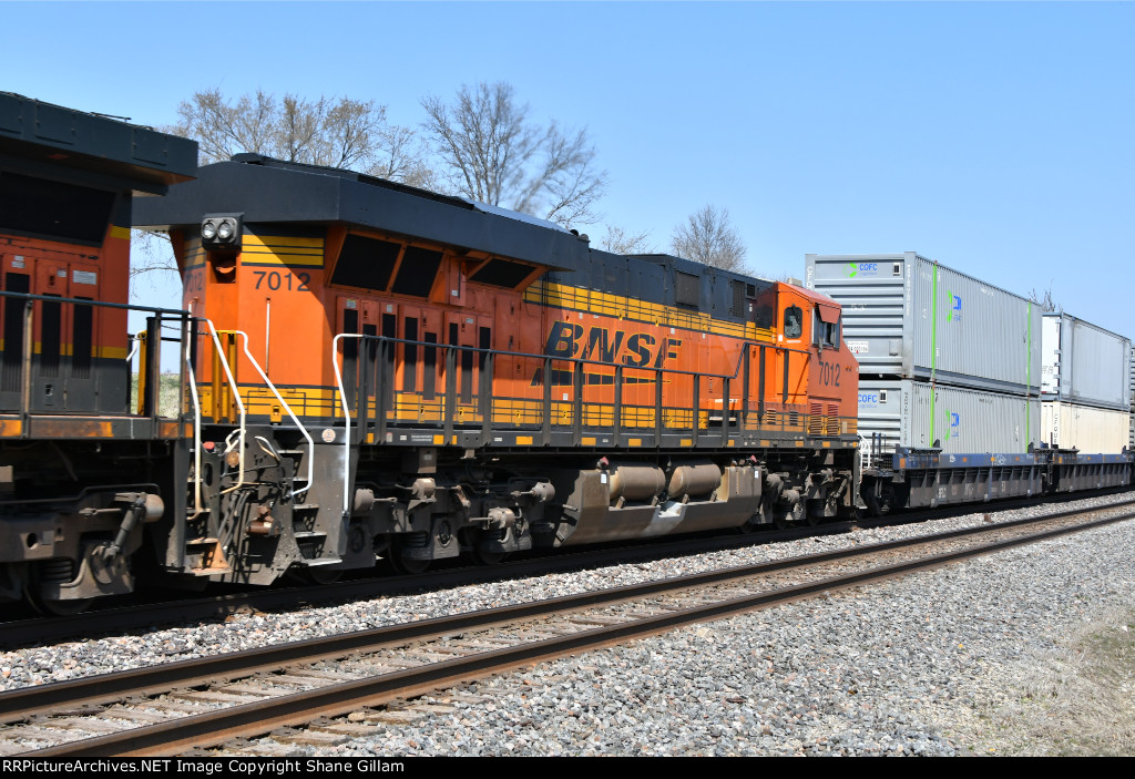 BNSF 7012 Roster shot.